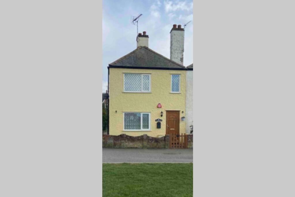 Cosy Cottage Great Bentley Near Station And Shops Luaran gambar
